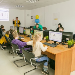 Новый класс в развлекательном центре города Томска! Скоро открытие! - Школа программирования для детей, компьютерные курсы для школьников, начинающих и подростков - KIBERone г. Красноуральск